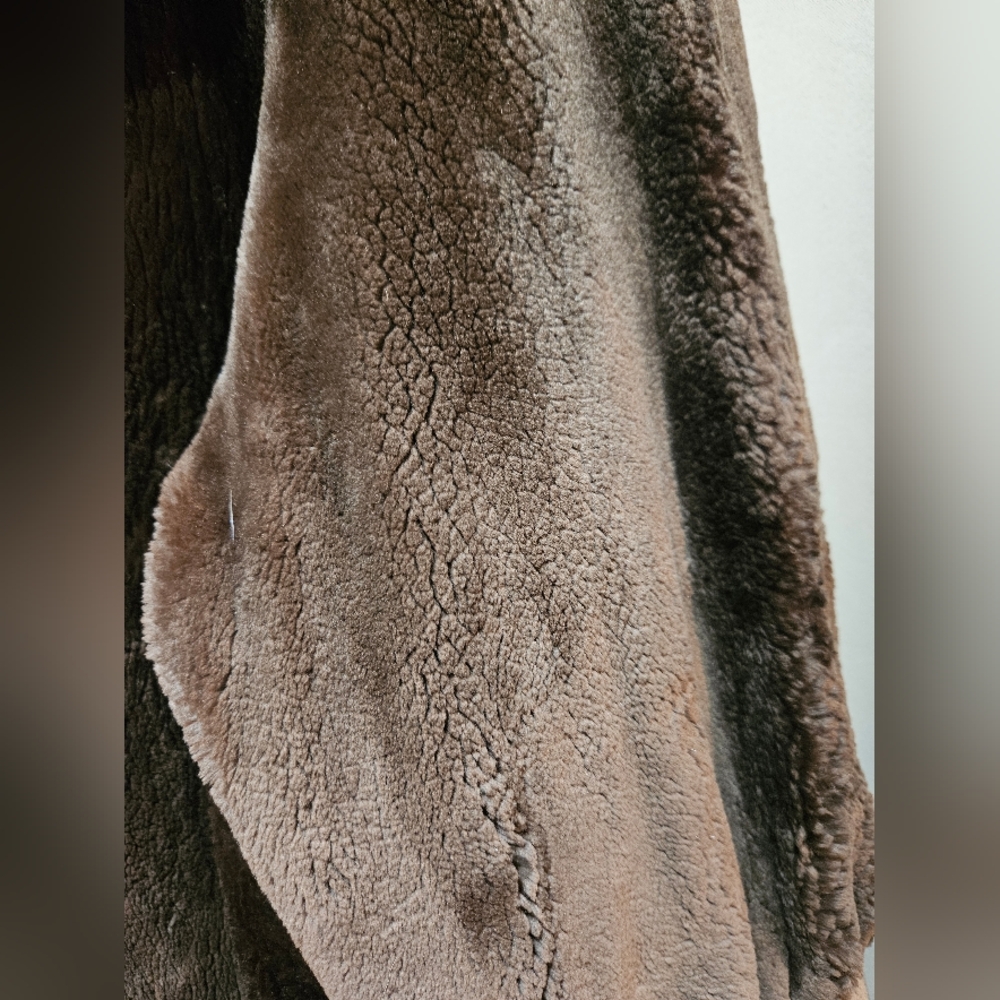 Luxurious Ranch Female Mink Fur Coat - Picture 2 of 5